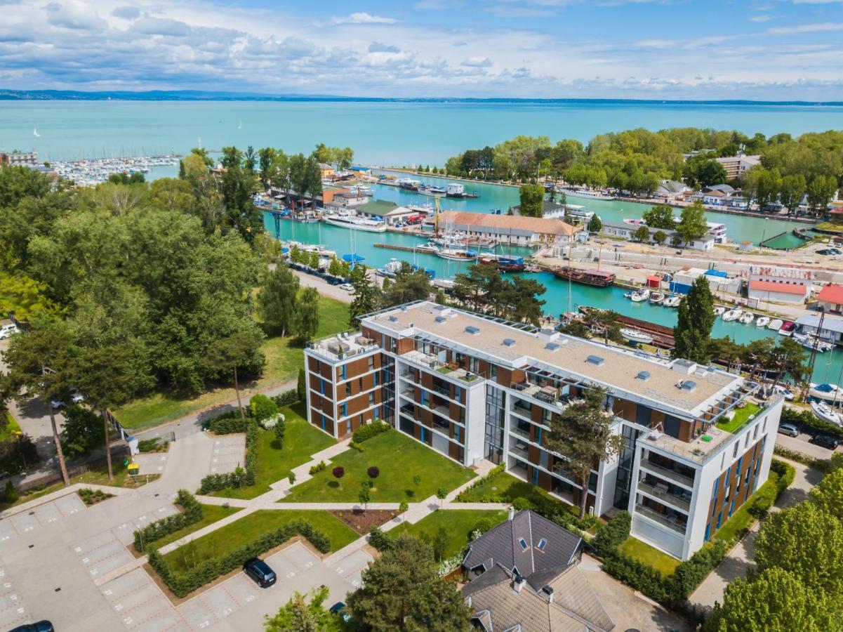 Mf Port Azur Wellness Apartments Siófok Buitenkant foto