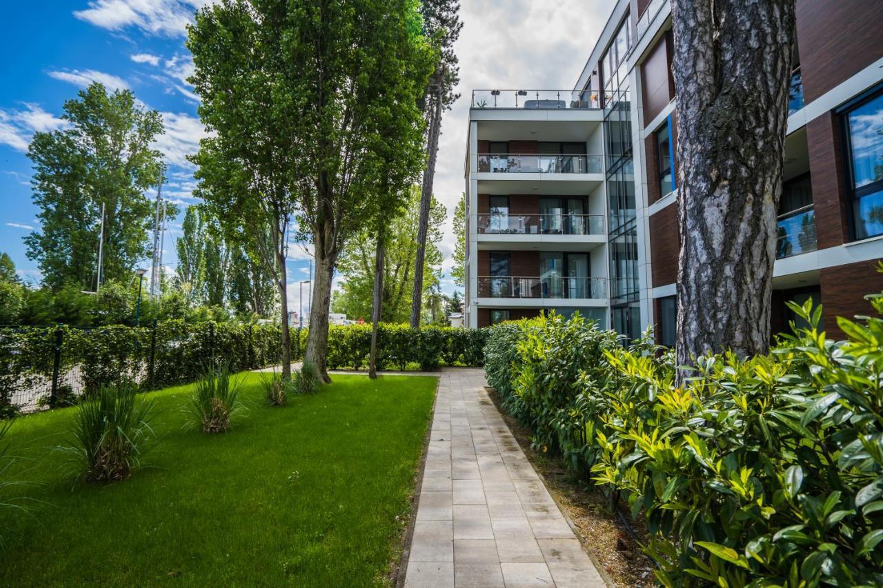 Mf Port Azur Wellness Apartments Siófok Buitenkant foto