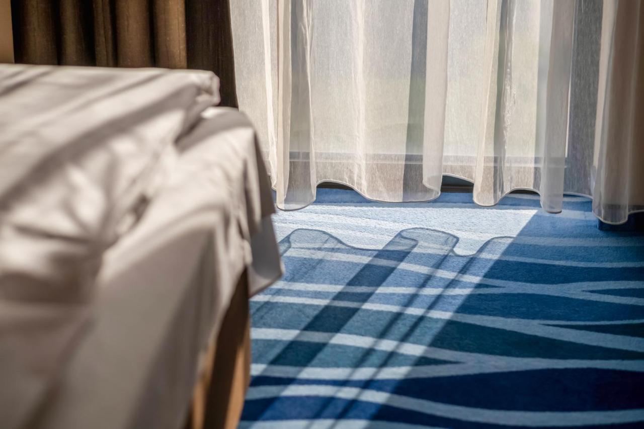Mf Port Azur Wellness Apartments Siófok Buitenkant foto