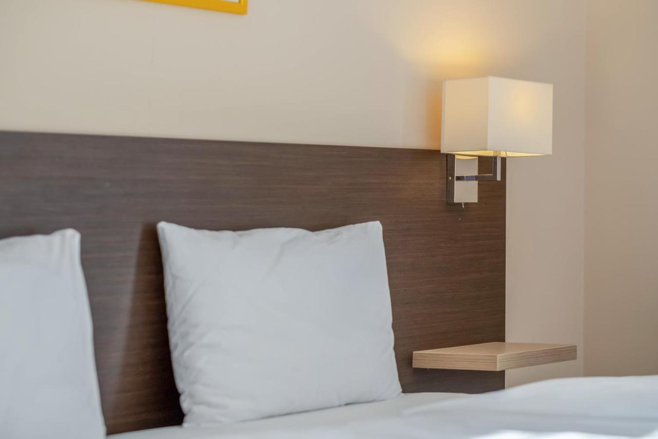 Mf Port Azur Wellness Apartments Siófok Buitenkant foto