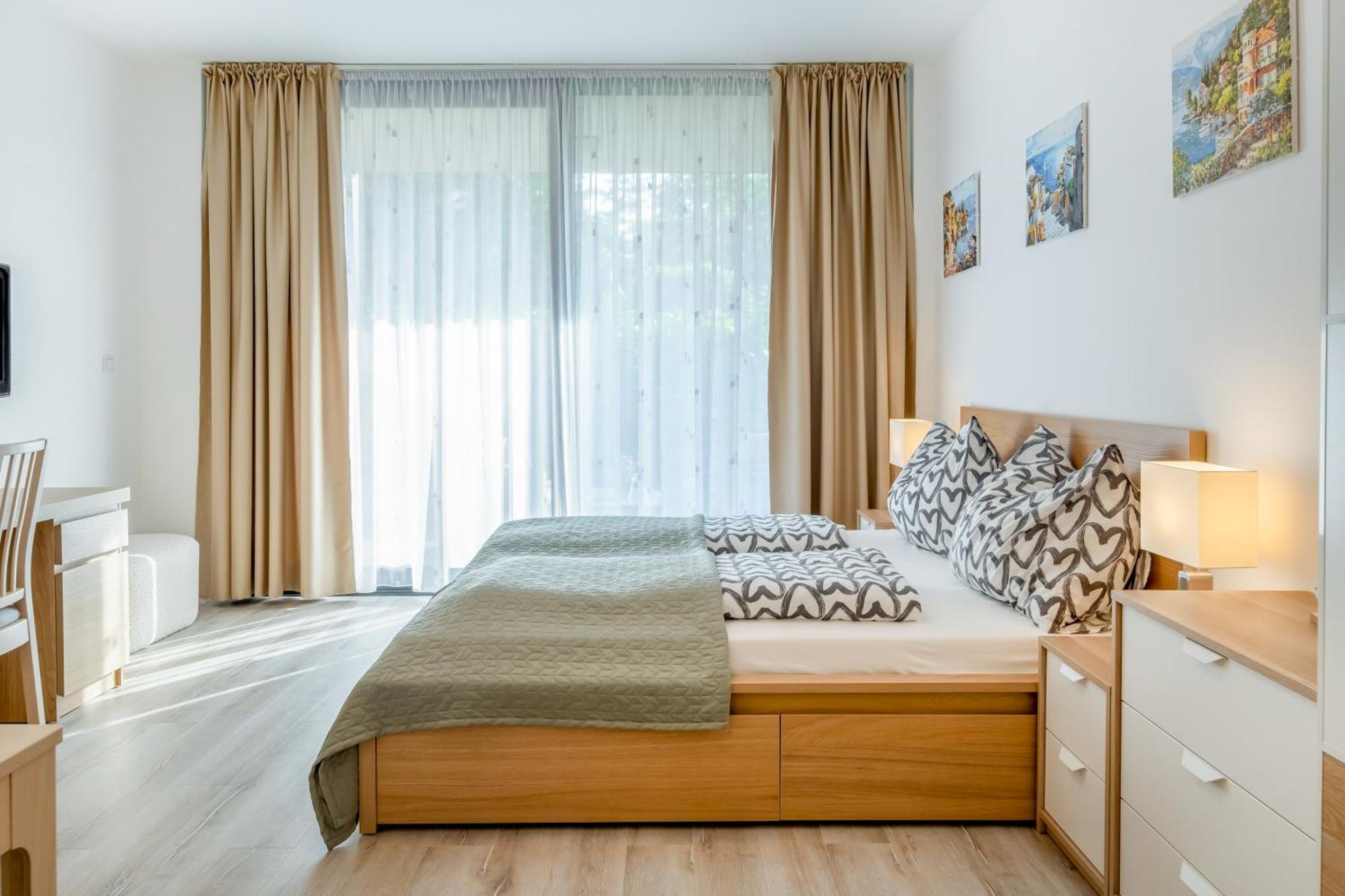 Mf Port Azur Wellness Apartments Siófok Buitenkant foto