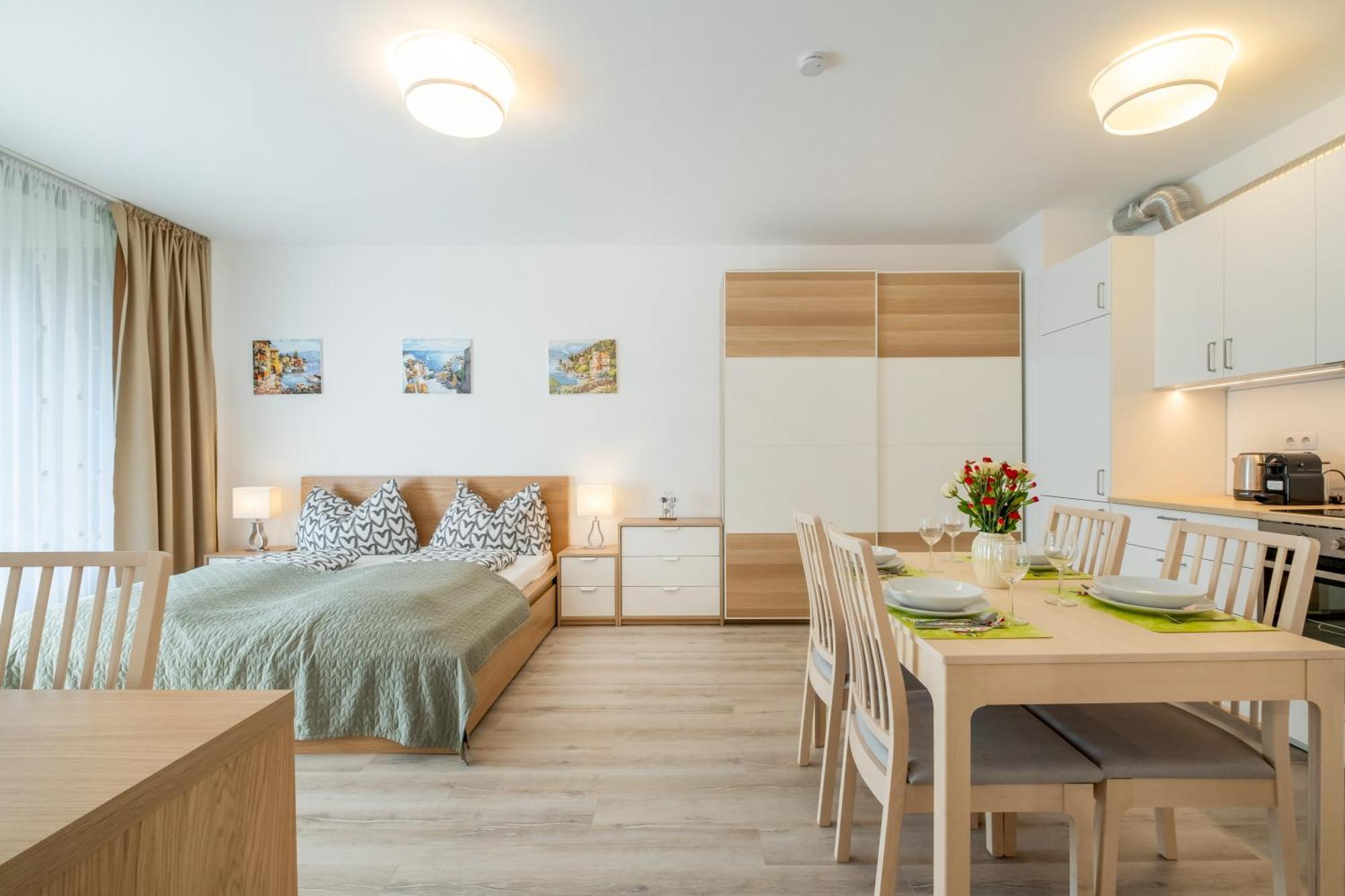 Mf Port Azur Wellness Apartments Siófok Buitenkant foto